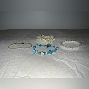 🌸3 FOR 5🌸 Bracelets beaded and pearls